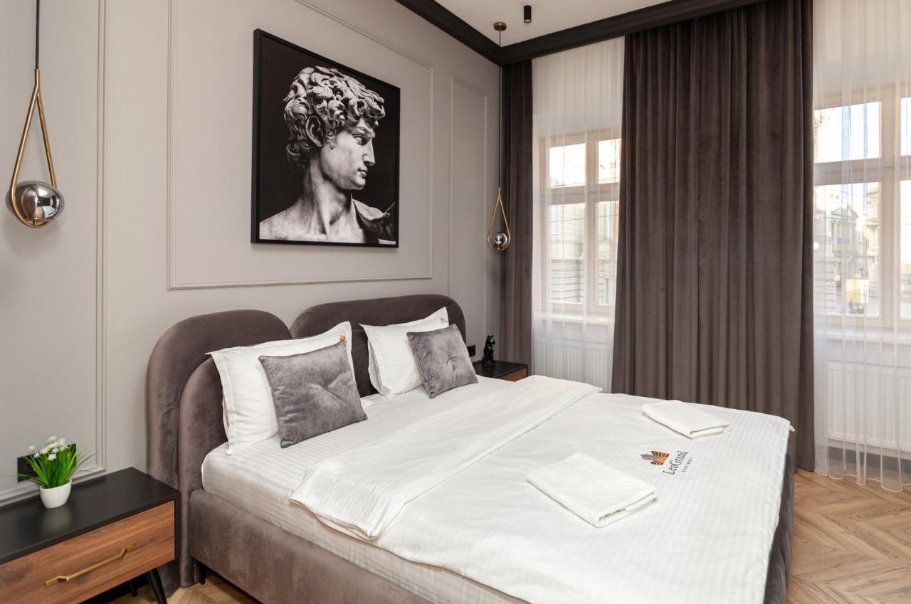 Leogrand Apartments On Svobody Avenue 43 Leopoli Esterno foto