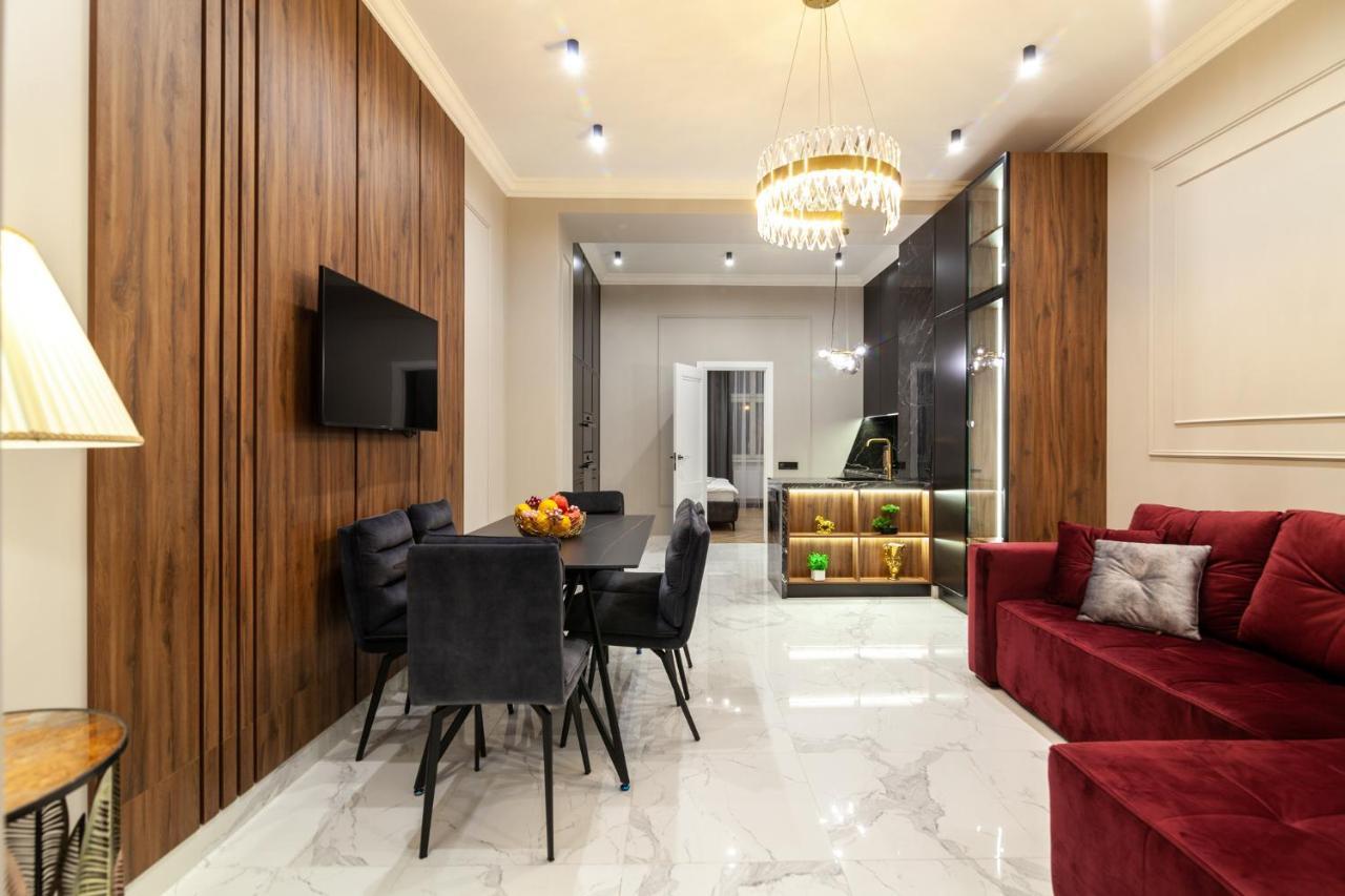 Leogrand Apartments On Svobody Avenue 43 Leopoli Esterno foto