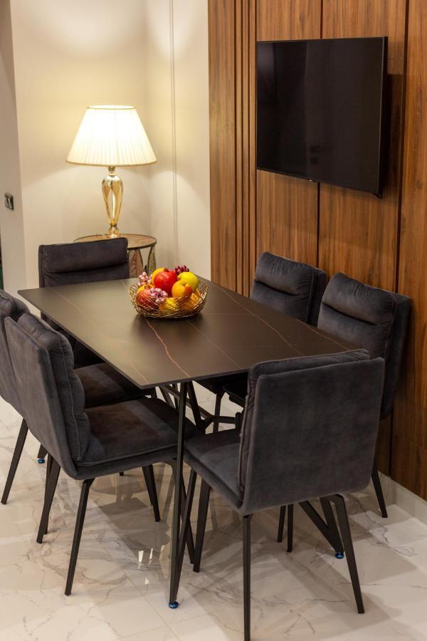 Leogrand Apartments On Svobody Avenue 43 Leopoli Esterno foto